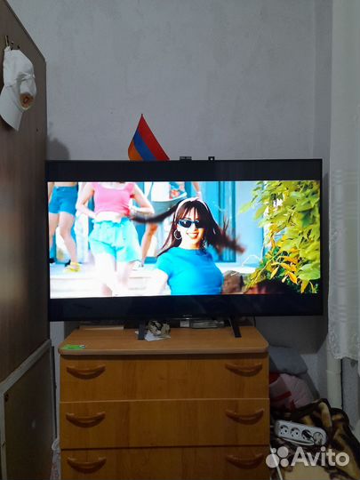 Телевизор SMART tv с вайфаем бу