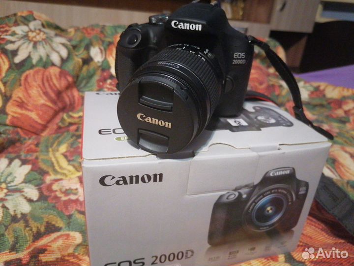 Зеркальная камера Canon Eos 2000D