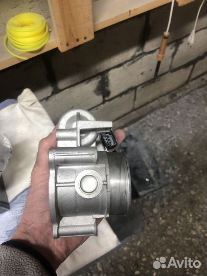 Дроссельная заслонка 1.6