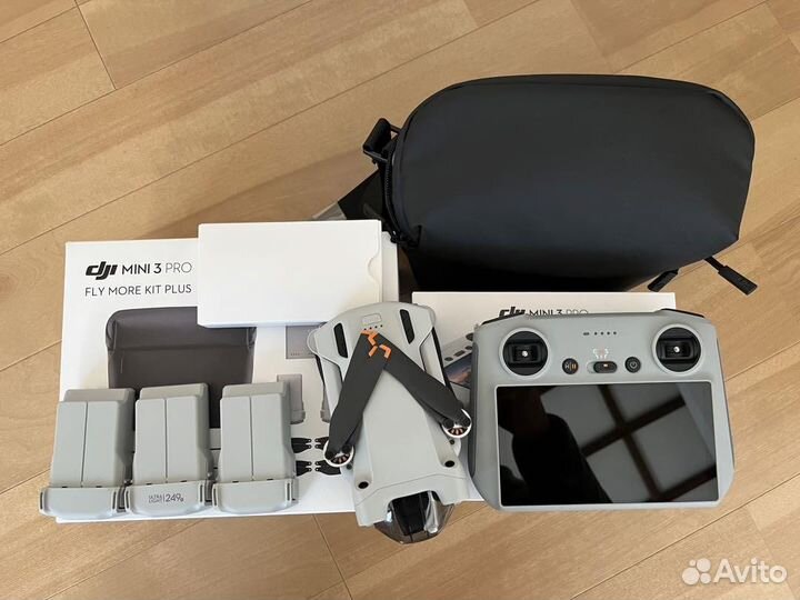 Квадрокоптер DJI Mini 3 Pro RC Combo Plus