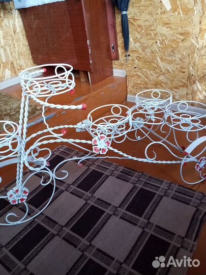 Подставка для цветов напольная металлическая