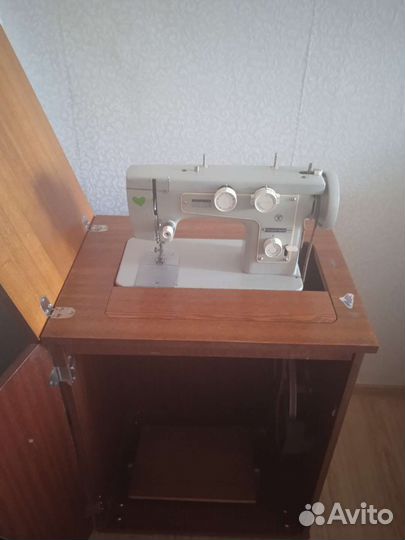 Швейная машина Подольск 142