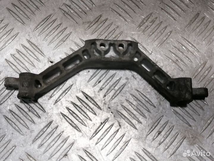 Кронштейн другой Toyota Yaris 2005 2011