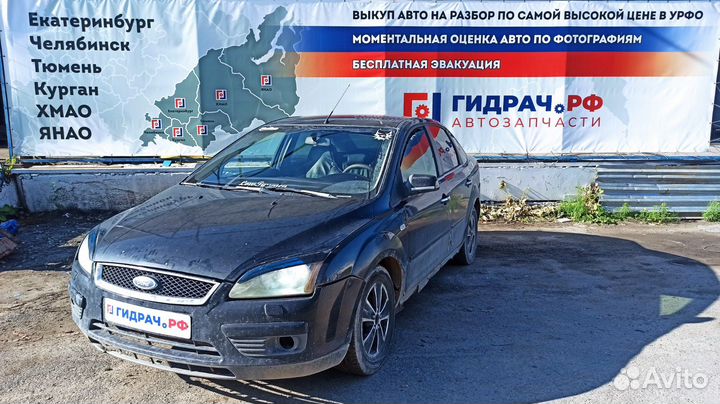 Проводка на насос омывателя Ford Focus 2 6M5TF2210