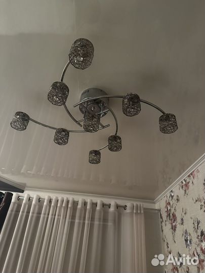 Люстра новая