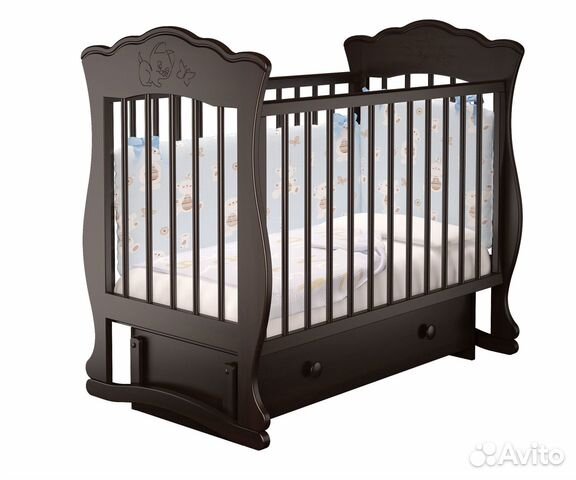 Детская кроватка с универсальным маятником