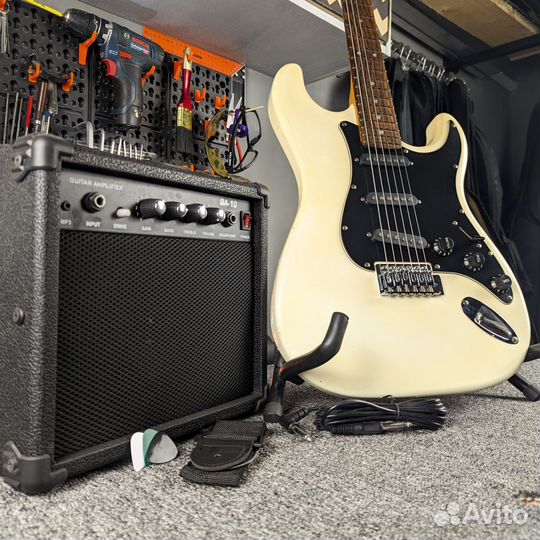 Электрогитара Ashtone с комбиком