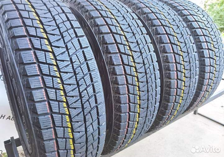 Bridgestone Blizzak DM-V1 215/65 R16 98Q