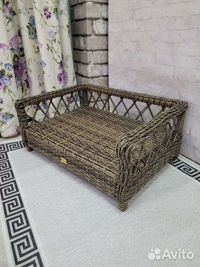 Мини диванчик из ротанга
