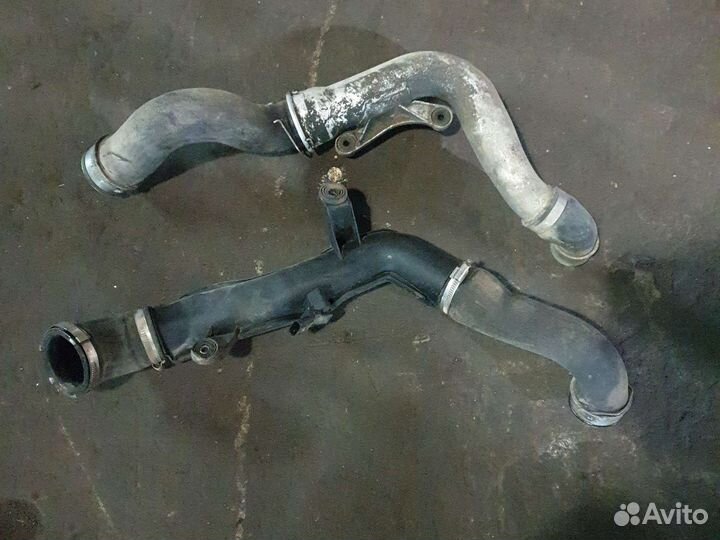 Патрубок турбины фольцваген пассат b6 2.0 BWA