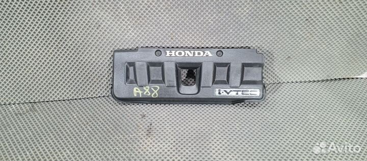 Декоративная крышка двигателя на Honda Civic 4d/5d