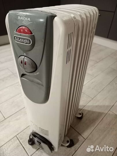 Масляный обогреватель Delonghi
