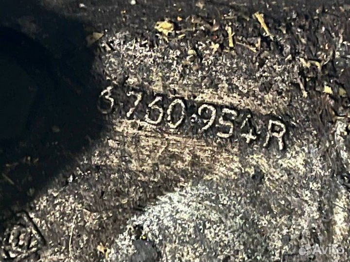 Кулак поворотный передний правый Bmw 5 E60 M54B30