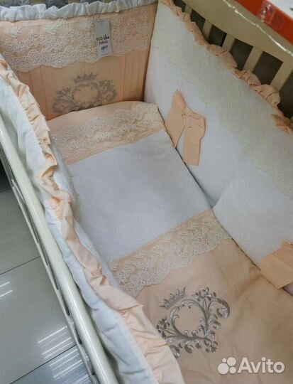 Бортики и спальный комплект в кроватку