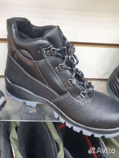 Ботинки и сандали рабочие