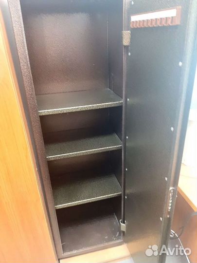 Сейф металлический