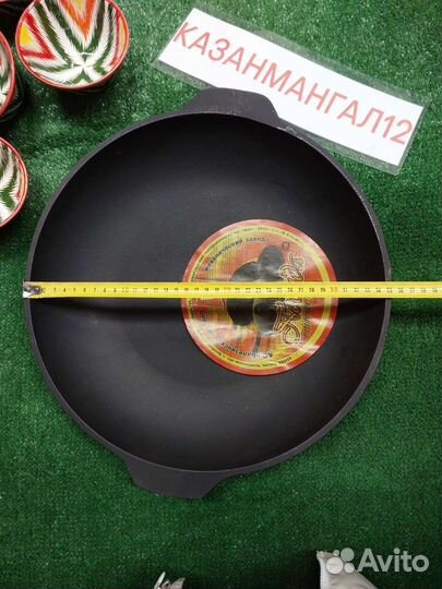 Чугунная сковорода 35см