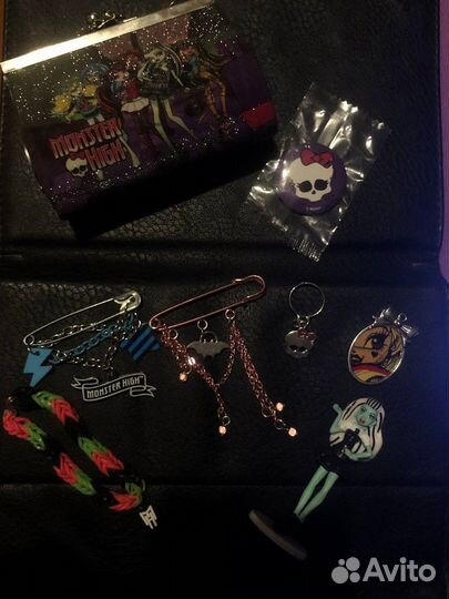 Вещи с monster high