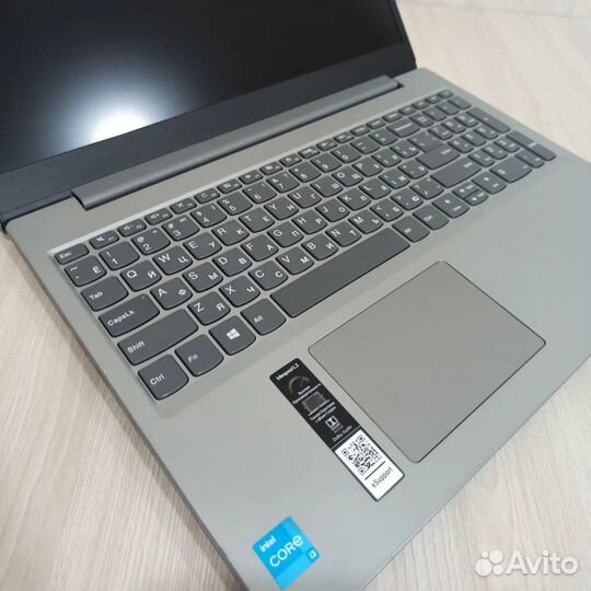 Ноутбук Lenovo i3 11Gen