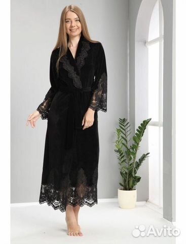 Халат велюровый женский с кружевом