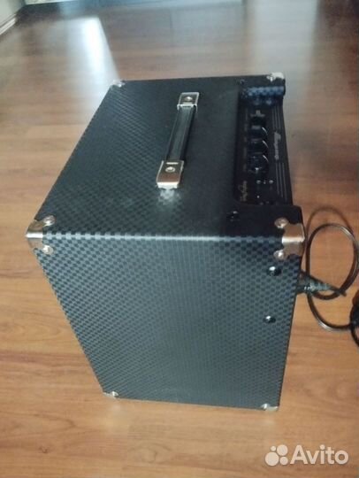 Комбоусилитель басовый Ampeg rocket bass 108