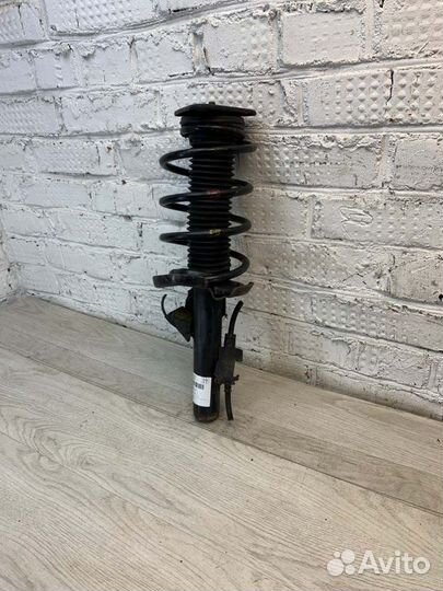 Стойка передняя левая Mazda 3 BK 2.0 2008