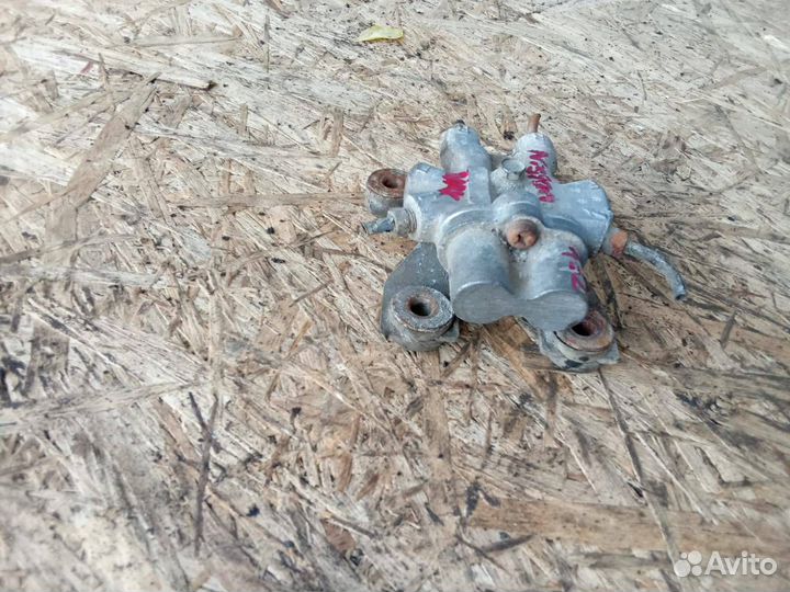 Распределитель тормозной системы (Колдун) Nissan M