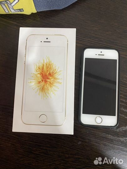 iPhone SE, 32 ГБ