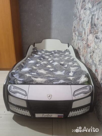 Детская кровать машинка с матрасом