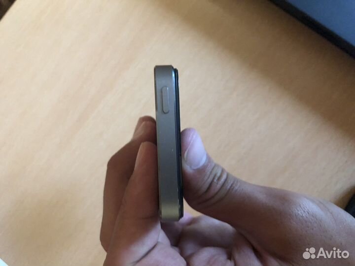 Телефон iPhone 5S