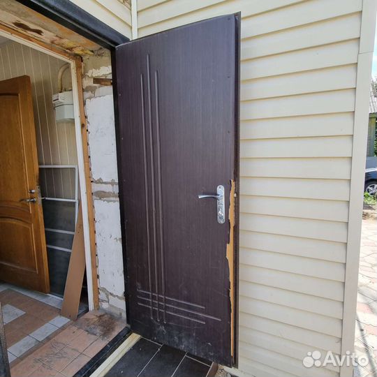 Дверь входная металлическая