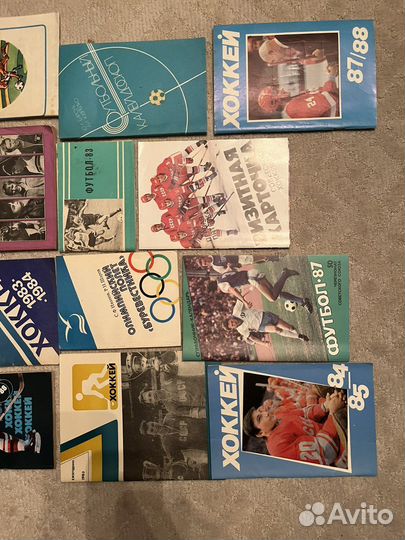 Брошюры и программы по футболу и хоккею 80-е годы