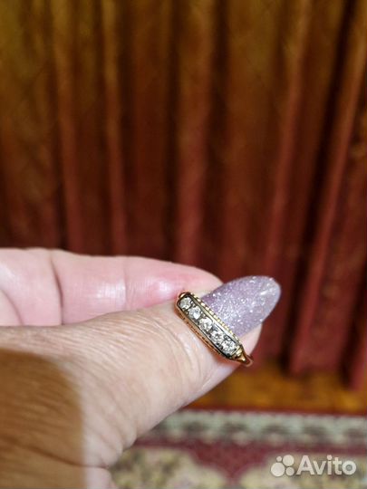 Золотое кольцо с бриллиантами дорожка