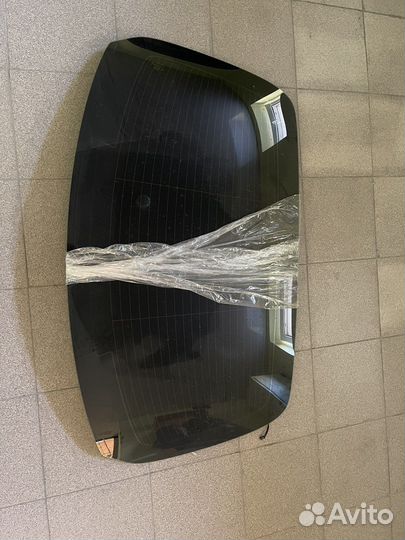 Заднее стекло на w213 mercedes