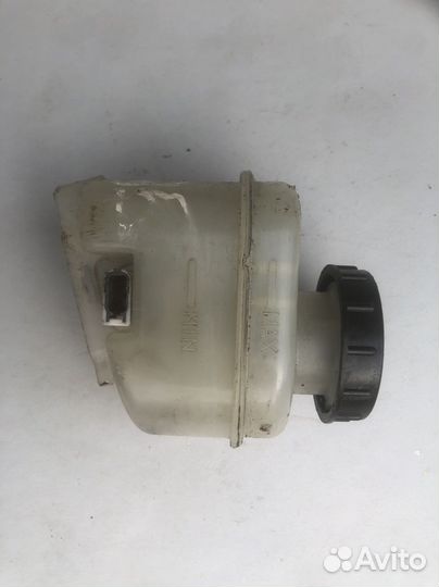 Тормозной бачок Infinity FX 35 / S50