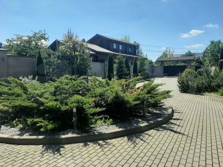 Здание, отель 1000 м²