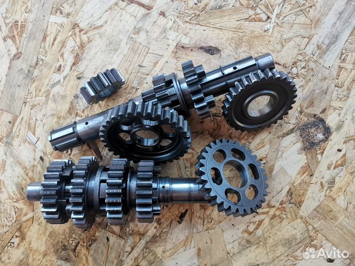 Stels 400 gs кпп. Вал кпп 172fmm. Коробка передач на эндуро. Вал кпп ktm. Шестерня 2 передачи ямаха fz 1.