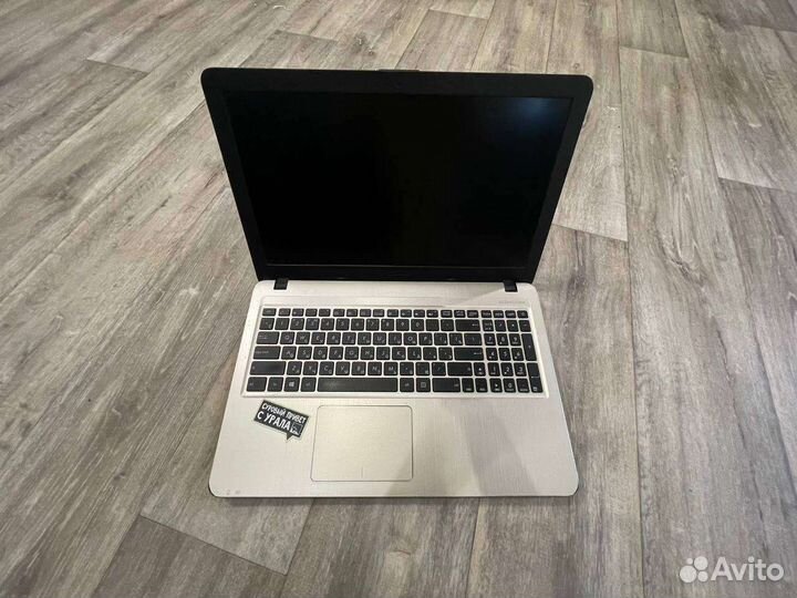 Ноутбук Asus X540LA-DM1082T