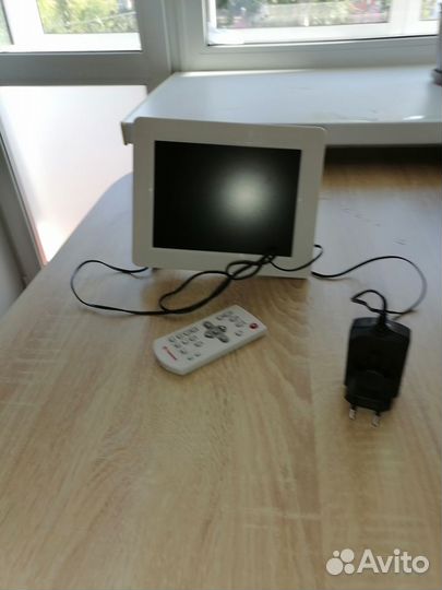 Электронная фоторамка Transcend TFT 8