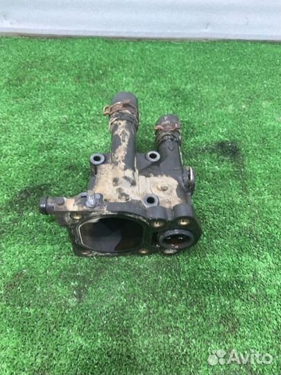 Корпус термостата Opel Astra седан 1.8 Z18XER 2008