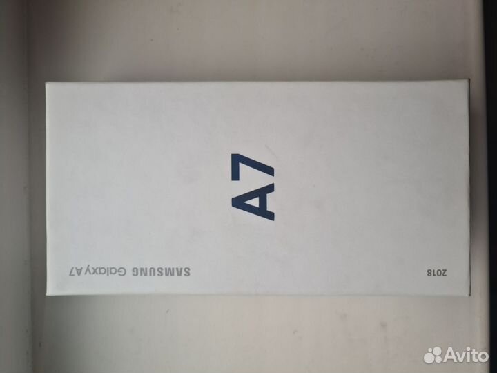 Samsung Galaxy A7 (2018), 4/64 ГБ