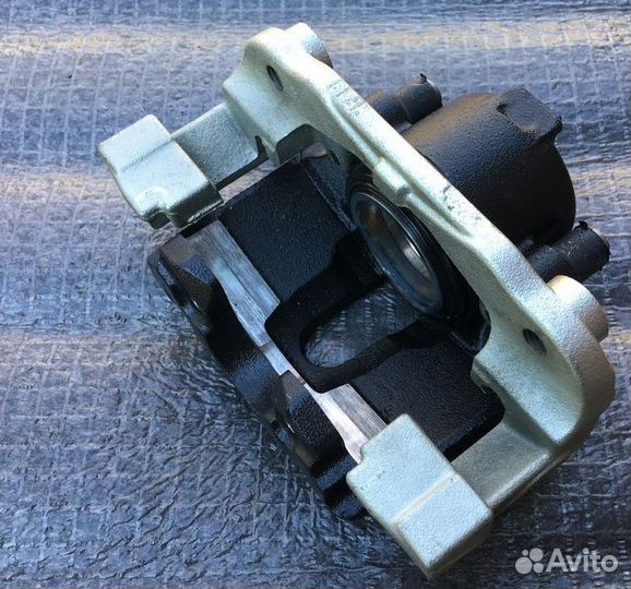 Суппорт тормозной перед. (L,R) 04879243AC Chrysler