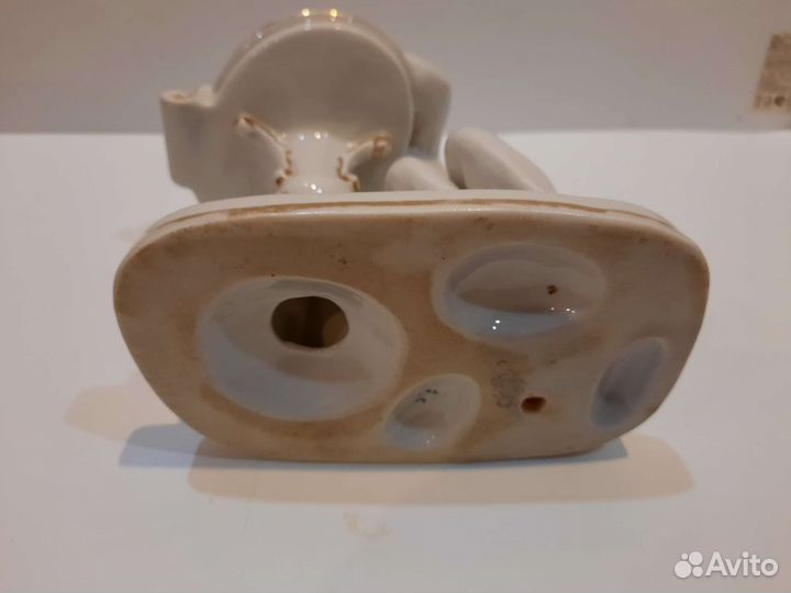 Статуэтка Юный Пушкин за столом