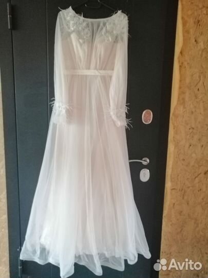 Свадебное платье 44 46 бу