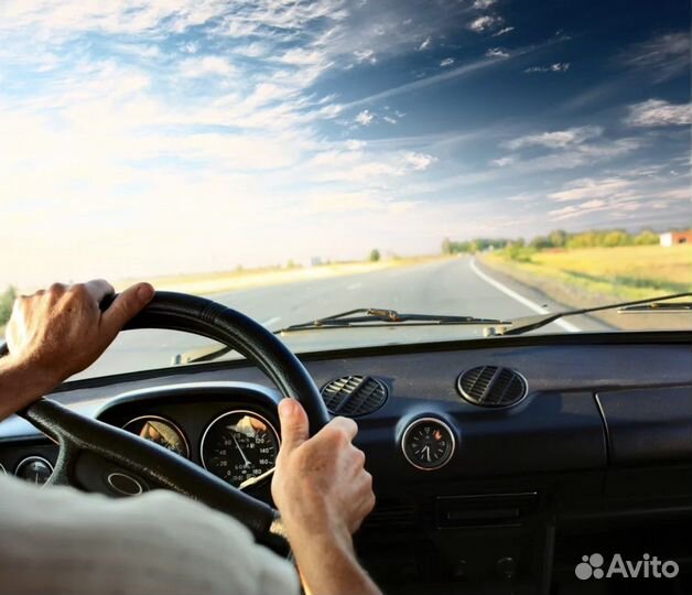 Водитель с личным автомобилем