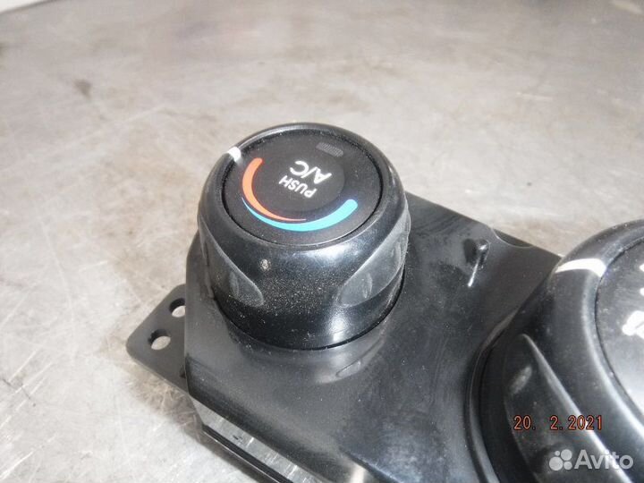 Блок управления отопителем Kia Sportage 2 G4GC