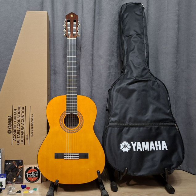 Гитара Yamaha C40 Новая + полный комплект