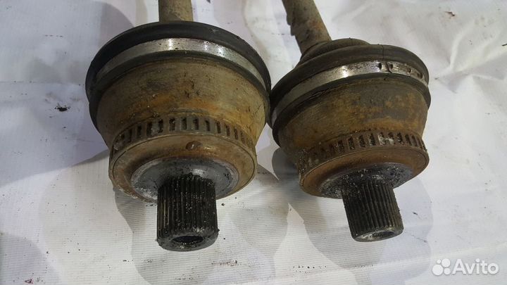 Привод задний левый правый audi a8 d2 вал в сборе