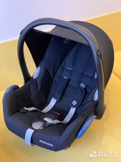 Автокресло Maxi-Cosi CabrioFix Essential Black