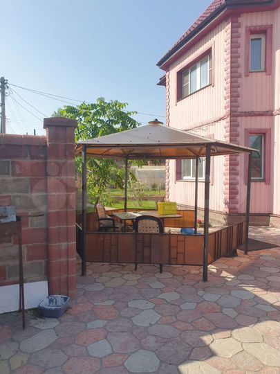 Коттедж 200 м² на участке 8,5 сот.